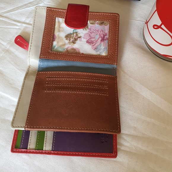 Gavino Italian Leather Wallet - Picture 2 of 16